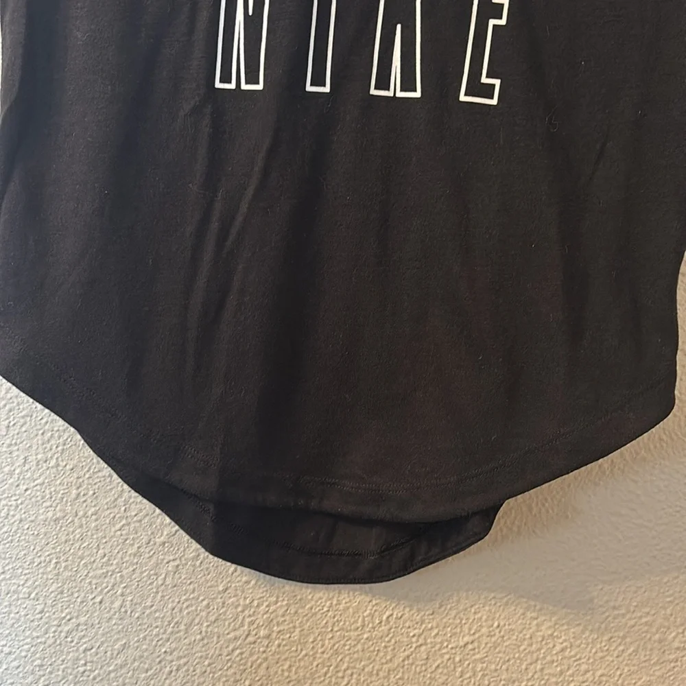 Nike Black T-Shirt with White Logo size large
